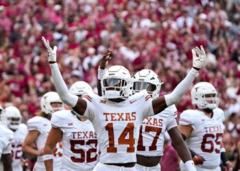 Game Day: #4 Texas Longhorns vs. Wyoming Cowboys