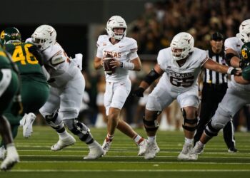 X-Factors to watch in Texas’ game against Kansas [VIDEO]