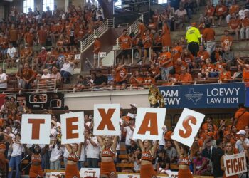 Texas Volleyball sweeps Rice but will be tested as they host ranked teams later this week