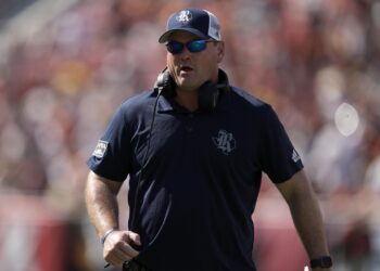 Bloomgren on Sark, Ewers, Texas: “It’s a great challenge for our football team”