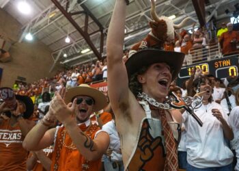 On the cusp of Big 12 Conference play, #6 Texas Volleyball Defeats # 19 Ohio State