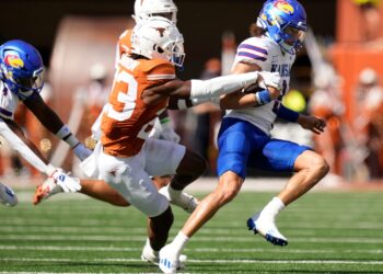 Texas defensive back Jahdae Barron named Thorpe Award semifinalist