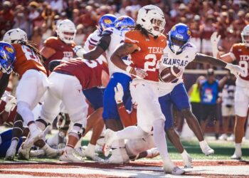 Instant Reaction: No. 3 Texas’ BIG win over No. 24 Kansas [VIDEO]