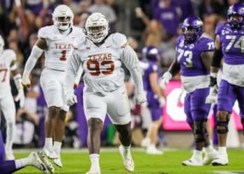 Texas DL T’Vondre Sweat named Bednarik Award Semifinalist