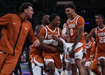 No. 15 Longhorns, No. 5 Huskies to meet in Championship Game of Saatva Empire Classic