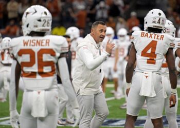 Sarksian receives four-year contract extension from Texas
