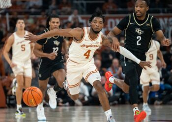 Rodney Terry, Longhorns face test against No. 9 Baylor