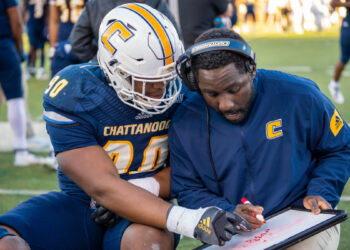 Report: Texas hires NFL assistant Kenny Baker as new DL coach