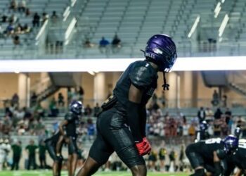 Texas Offers Class 2027 WR Antayvious Ellis