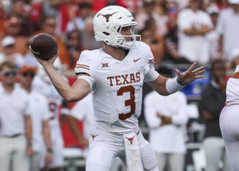 Texas Quarterback Quinn Ewers selected to Earl Campbell Tyler Rose Award Watch List