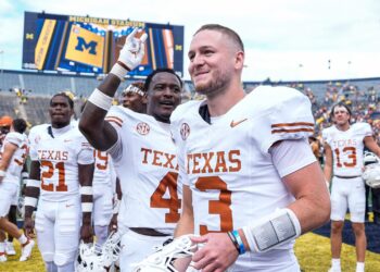 Texas QB Quinn Ewers named Maxwell Award Player of the Week