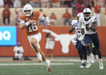 Instant Reaction: Arch Manning, No. 2 Texas, speed past UTSA [VIDEO]