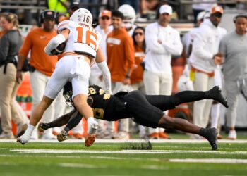 Texas DB Michael Taaffe earns SEC Co-Defensive Player of Week Honors