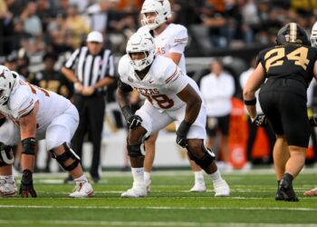 Longhorns left tackle Kelvin Banks named Lombardi Award semifinalist