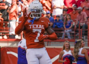 Senior defensive back Jahdae Barron named finalist for Bronko Nagurski Trophy