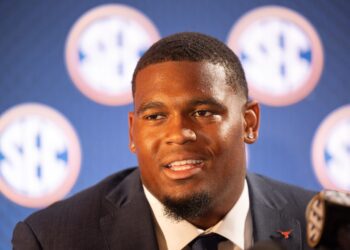 Accolades continue for Texas OT Kelvin Banks as he wins Outland Trophy