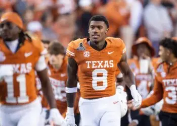 Tight End Amari Niblack enters the transfer portal, leaving inexperience at the position