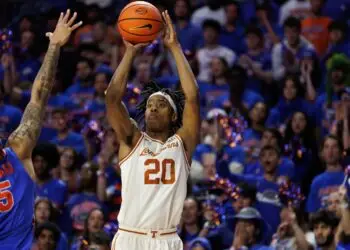 Hoops Game Notes: Texas hosts No. 13 Texas A&M as they seek second straight SEC win