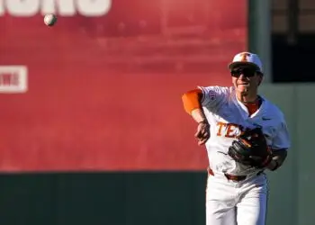Longhorns secure back-to-back victories to win Shriners Children’s College Classic