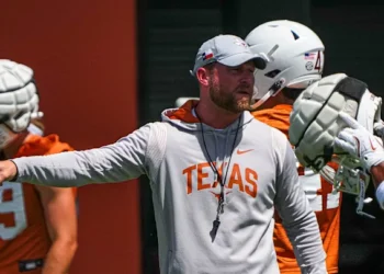 Georgia Tech Set to hire Texas Safeties Coach Blake Gideon as Defensive Coordinator