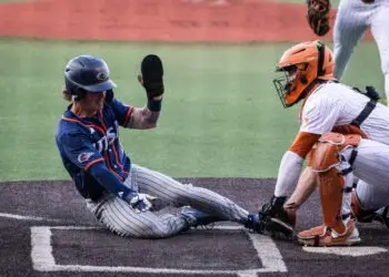 No. 8 Longhorns lose to UTSA 8-7 in 12 innings, snap 17 game winning streak