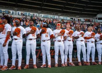 No. 8 Longhorns win weekend series against No. 2 LSU