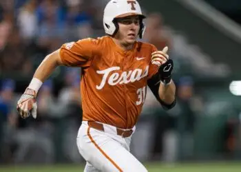 Texas Baseball wins 5th straight SEC series, defeats Kentucky in Lexington