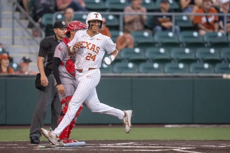 No. 1 Texas Baseball defeats Lamar 9-3 in Tuesday night matchup