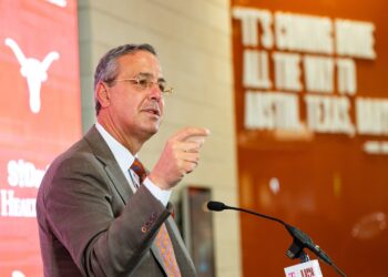 Texas win 2024-25 Division I LEARFIELD Directors’ Cup