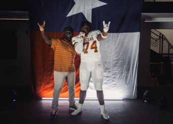 4-star Defensive Lineman Corey Wells commits to Longhorns