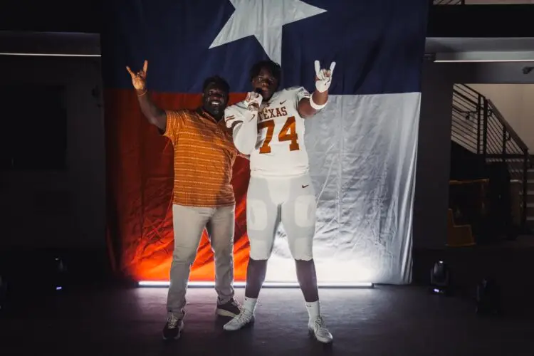 4-star Defensive Lineman Corey Wells commits to Longhorns
