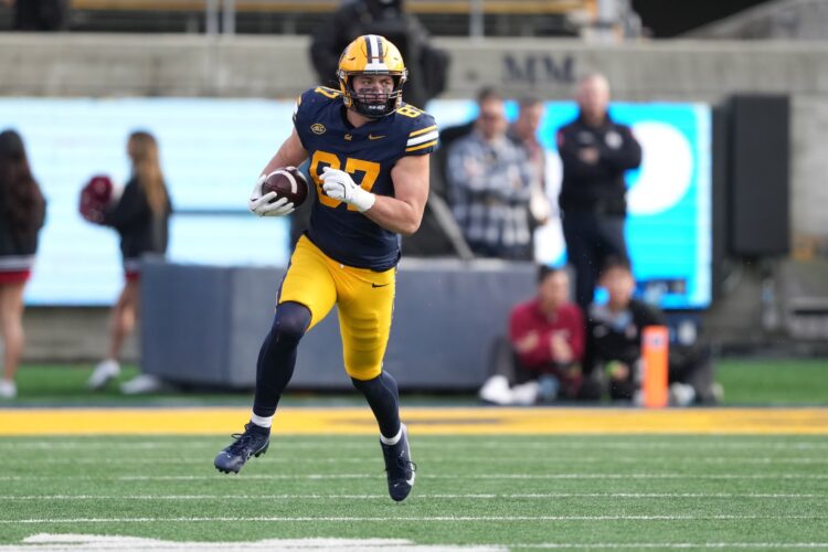 Endries Named to Biletnikoff Award Watch List