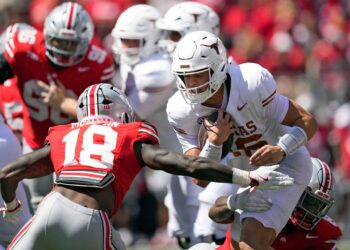 Texas-Longhorns-Arch-Manning-Ohio-State-Buckeyes