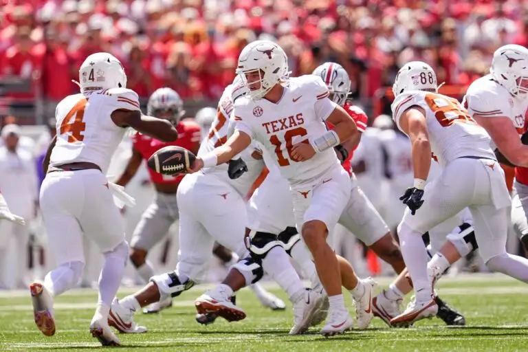 Texas rises to No. 4 in AP Top 25 ahead of showdown with No. 1 Ohio State