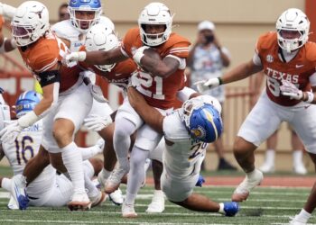 X-Factors to watch in Texas’ game against Sam Houston [VIDEO]