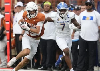 Texas WR Parker Livingstone Emerges as a Go-To Target for Arch Manning