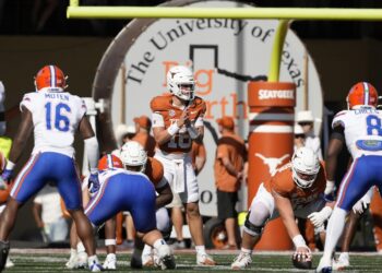 Preview: Following a Bye Week, No. 9 Texas and Florida Set to Clash in Gainesville
