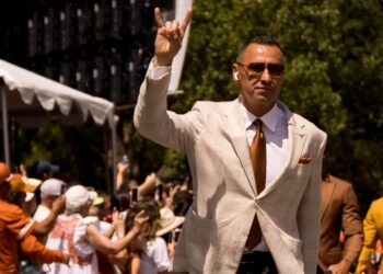 VIDEO: X-Factors to watch in Texas’ game against Oklahoma