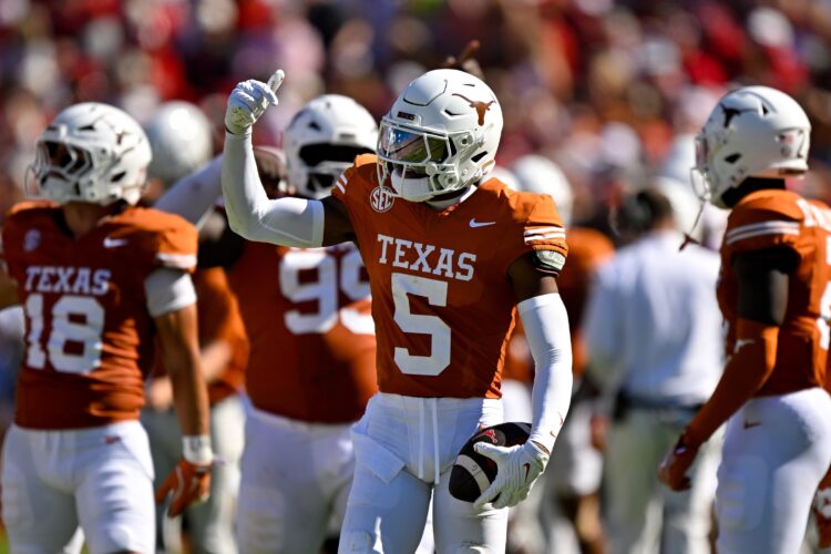 Three Longhorns Earn SEC Weekly Honors Following Red River Rivalry Victory
