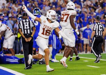 No. 21 Texas checks out of Kroger Field with 16-13 OT win over Kentucky