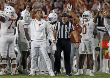 No. 22 Texas rallies to stun Mississippi State 45–38 in overtime classic