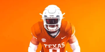 Longhorns Land Versatile 6-Foot-4 LB Rocky Cummings
