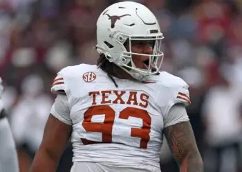 DT Hero Kanu decides against NFL Draft, instead returning to Texas