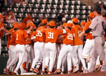 No. 3 Baseball run rules Lamar with 14-4 win
