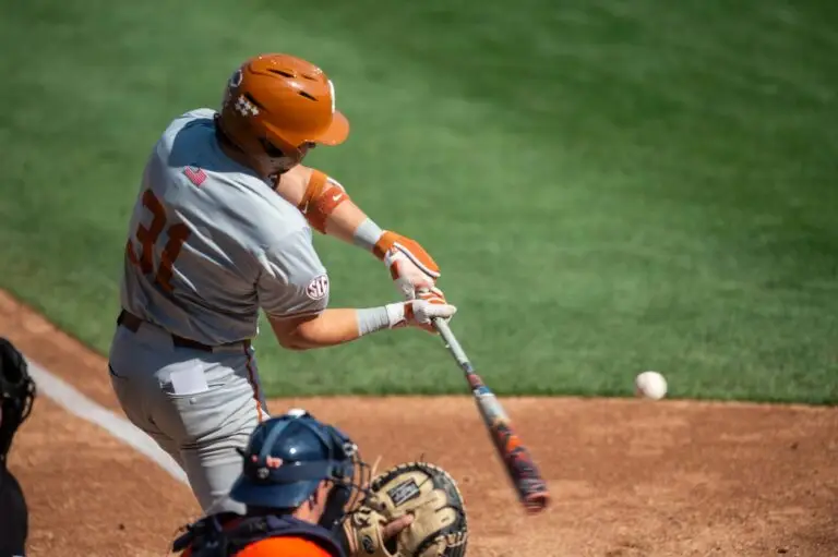 Borba, Riojas Power No. 2 Texas to Statement 14-0 Run-Rule Win Over No. 8 Oklahoma