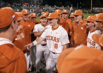 No. 2 Texas Baseball Rolls to 16-4 Run-Rule Victory Over Incarnate Word