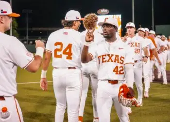 Texas Baseball Overcomes Early Deficit, Downs Texas A&M-Corpus Christi 14-7