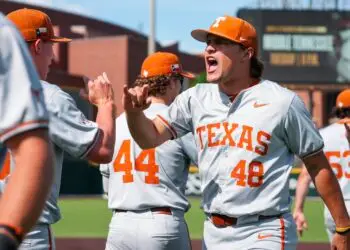 Longhorns Grind Out Road Series Win in Nashville, Improve to 13-7 in SEC Play