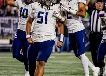 Elite DL Kasi Currie Pledges to Texas