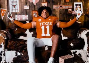 Four-Star Defensive Lineman Tyler Alexander Commits to Texas